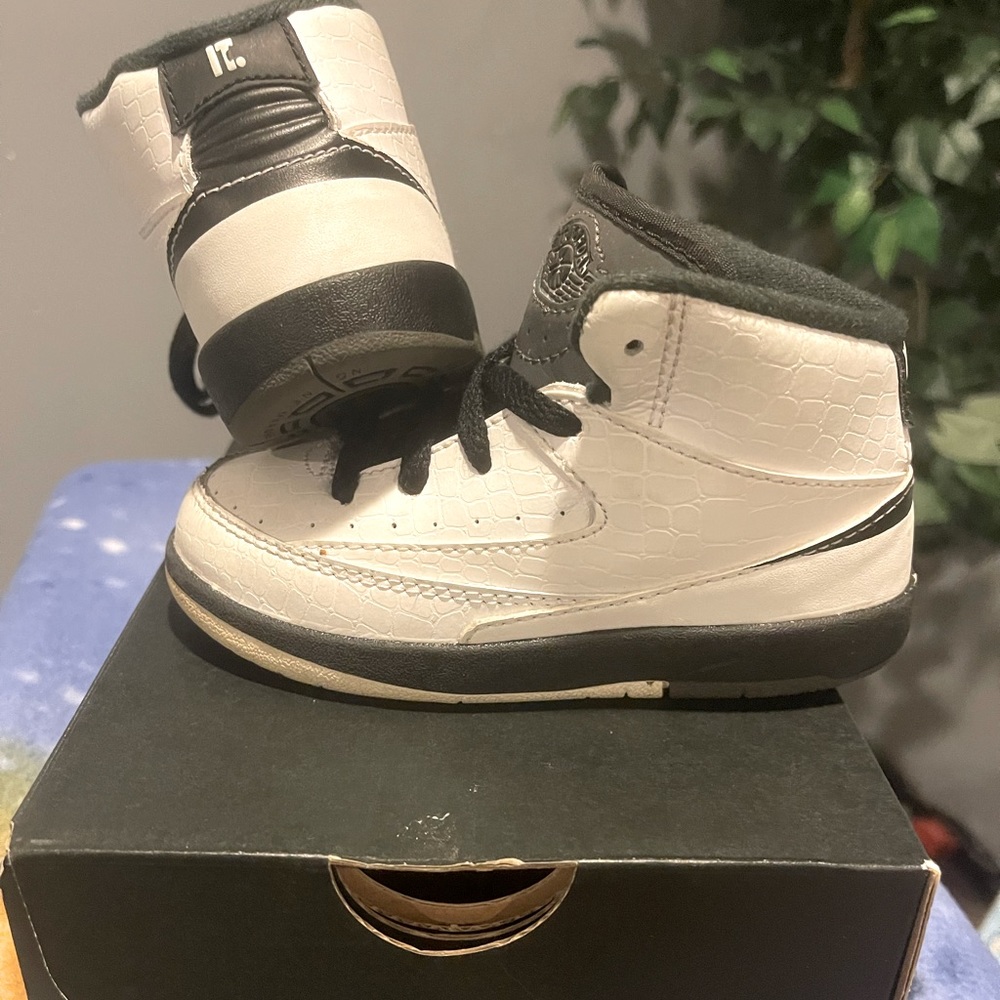 Jordan 2 Retro Children Size 8c